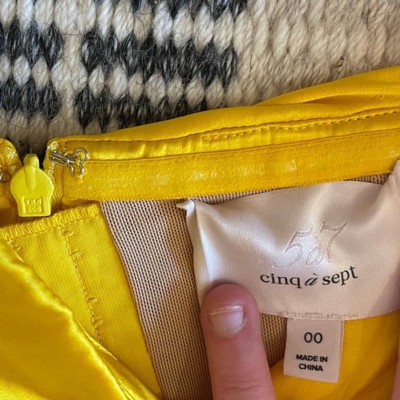 Cinq à Sept Beck Mini dress in yellow dandelion, size extra small - Picture 2 of 4